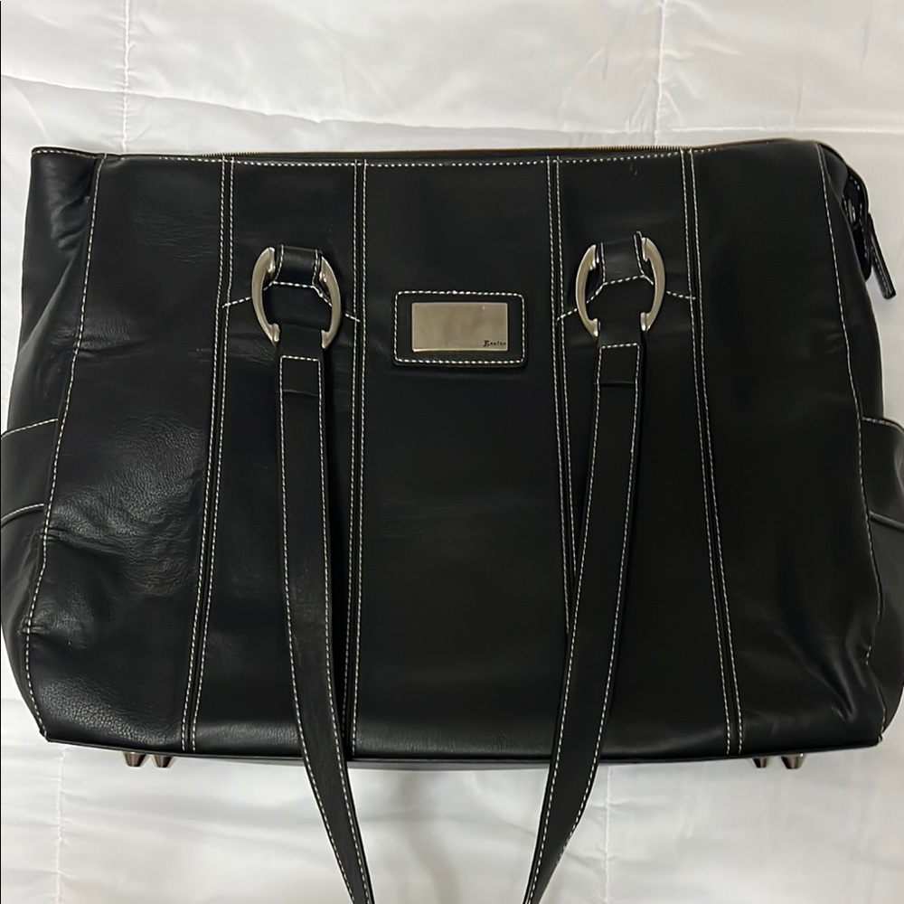 Buxton Black Leather Tote with Structured Design